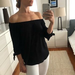 Off-the-shoulder Black top